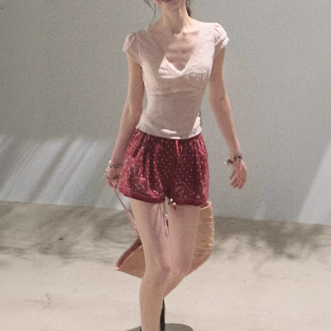 / "Fragrant Breathing" Laiser double-layer lace collar strap versatile age-reducing top