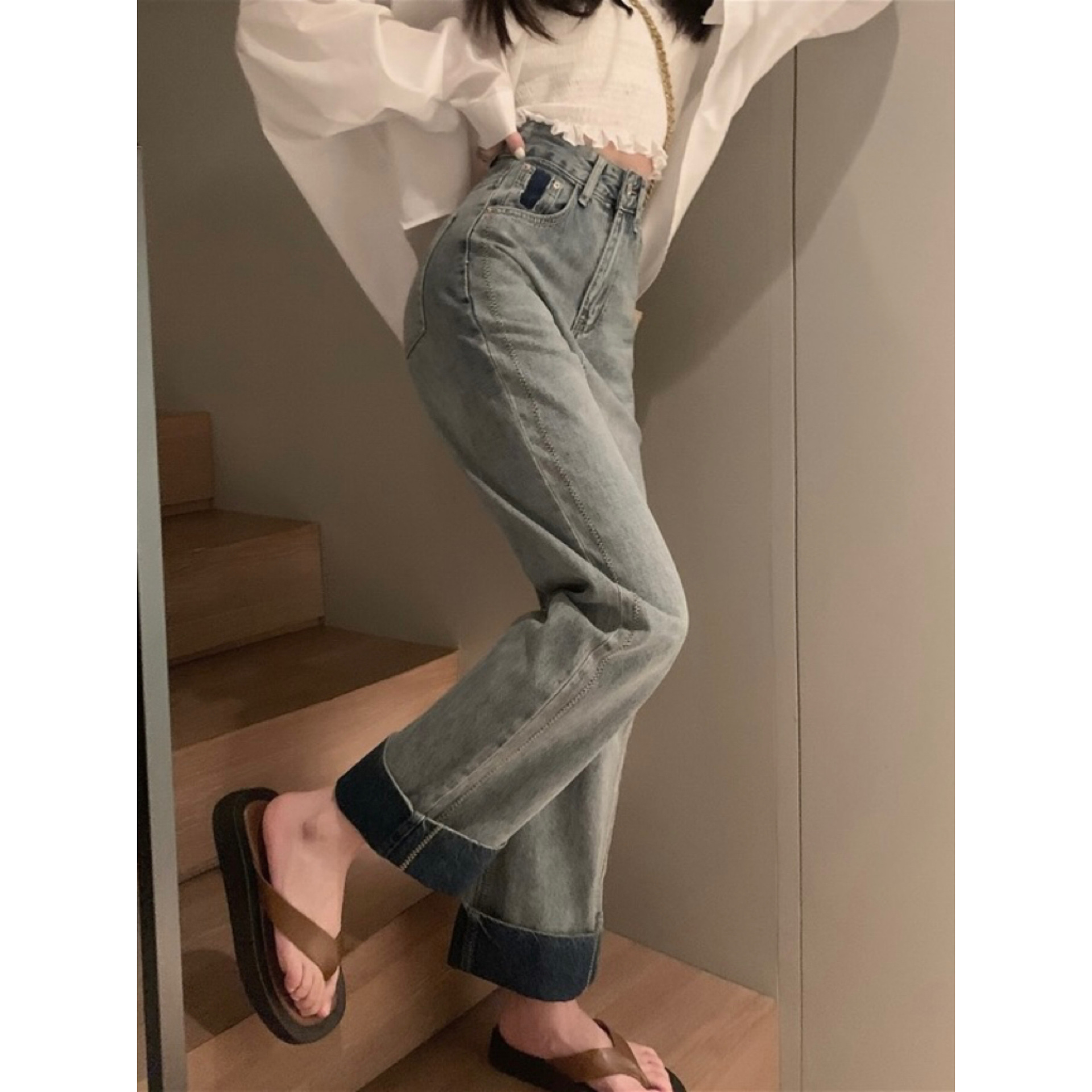 Real shot of blue high-waisted retro loose wide-leg pants for women's side stitching and rolling versatile jeans