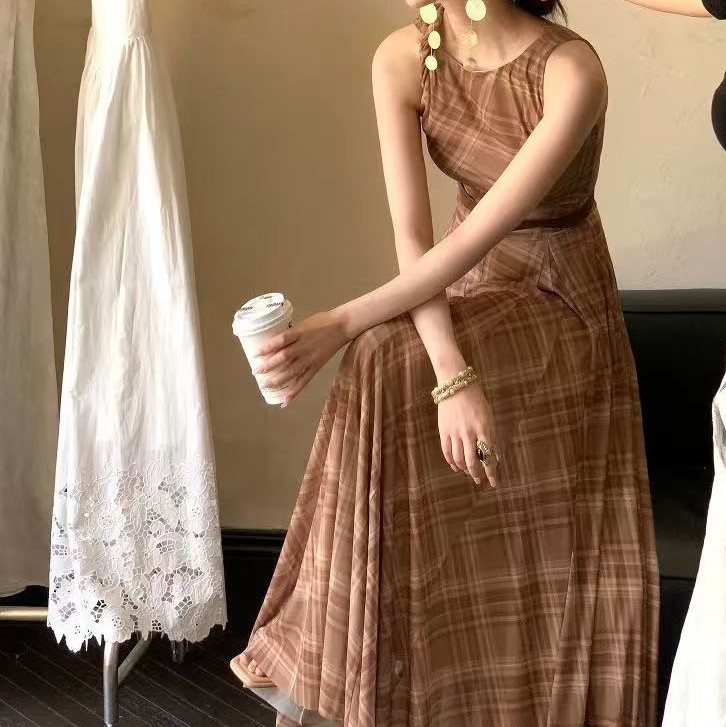 From a moment modern lover French retro sleeveless kink big sway dress design sense waist-hugging long skirt - Image 3