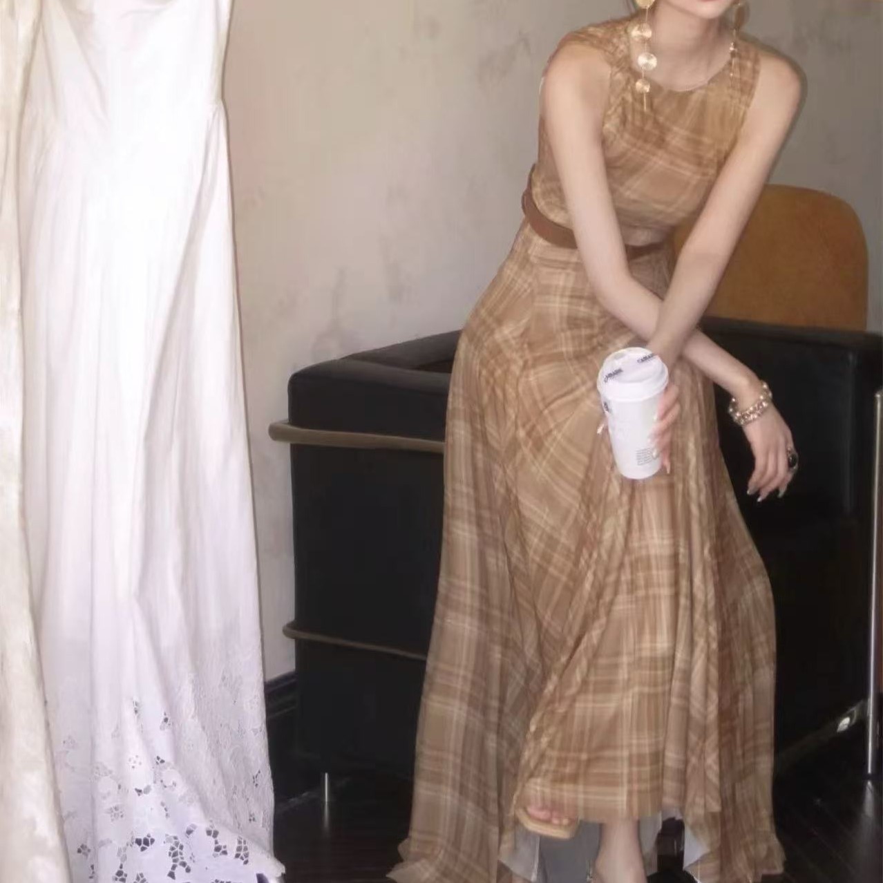 From a moment modern lover French retro sleeveless kink big sway dress design sense waist-hugging long skirt - Image 4