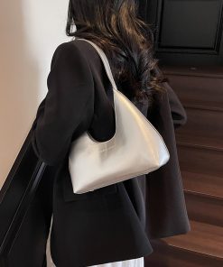 Niche beautiful bag for women casual crescent bag for women shoulder bag for women handbag texture fashionable underarm bag