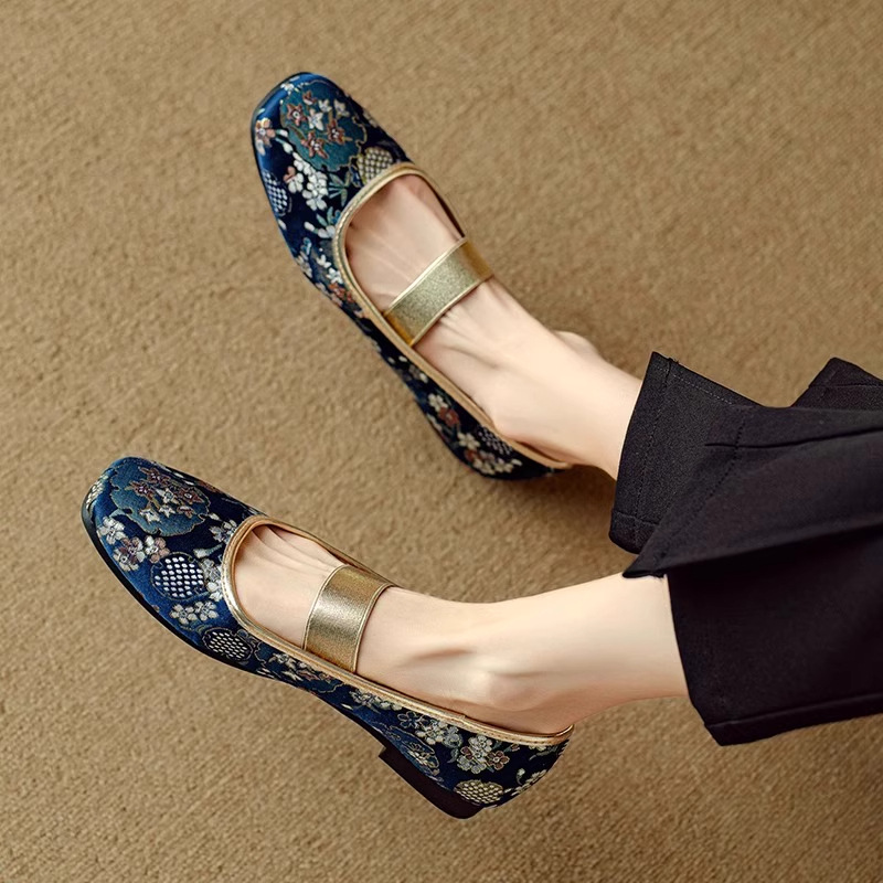 Spring and Autumn New Chinese Style Embroidered Mary Jane Shoes Women's Toe Single Shoes Light Mouth Flat Shoes Soft Sole Comfortable - Image 2