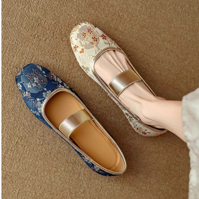 Spring and Autumn New Chinese Style Embroidered Mary Jane Shoes Women's Toe Single Shoes Light Mouth Flat Shoes Soft Sole Comfortable - Image 3