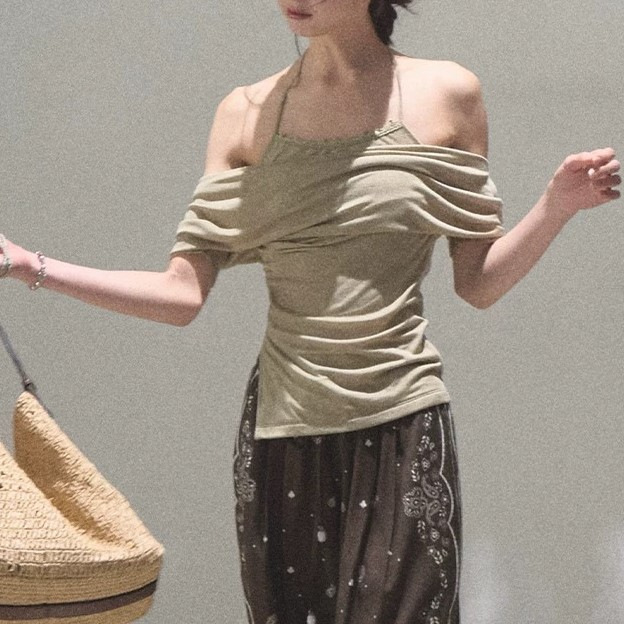 / "The spread of the desert" Laiser's neckline looks slimming and covers flesh and skin-friendly one-shoulder top shirt - Image 2