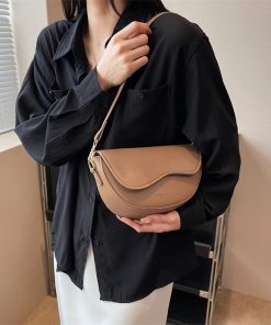 Niche bag women's fashionable high-end one-shoulder crossbody bag retro underarm saddle bag