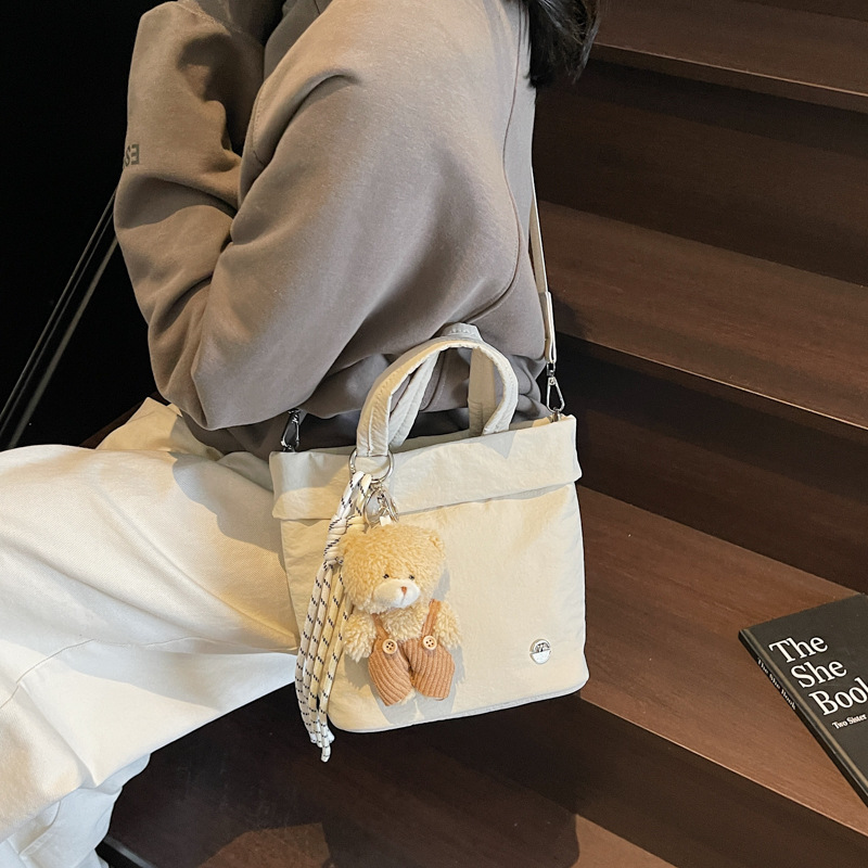 Fashionable hand-carrying casual bucket bag Fashion cartoon bear shoulder bag high-end crossbody bag - Image 3
