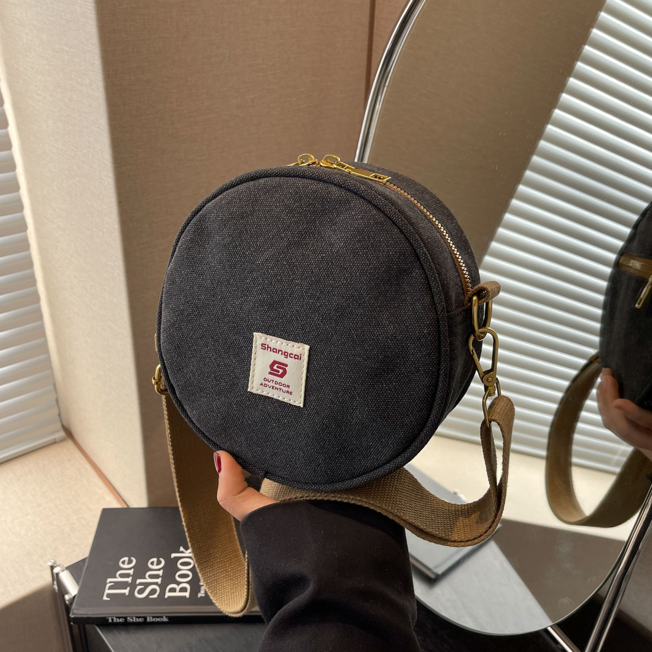 Women's canvas round bag one-shoulder crossbody bag fashionable and fashionable cute retro fashionable versatile round bag - Image 9