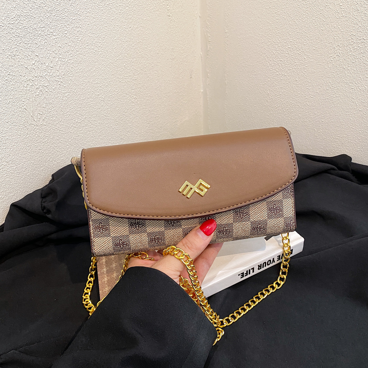 Contrast color women's bag women's handbag simple high-end fashion and versatile large capacity crossbody bag - Image 9