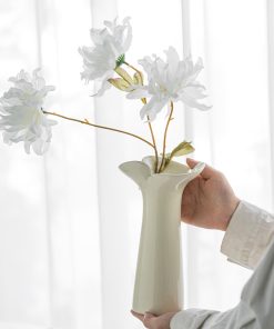 Daimon Light luxury petals and ceramic vase beige white black glossy back mouth high-end home soft decoration ornaments