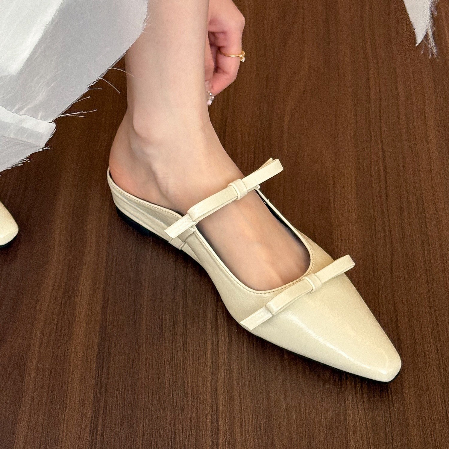 Bow pointed toe half-slippers for women in summer simple flat shoes with skirt ballet shoes - Image 4