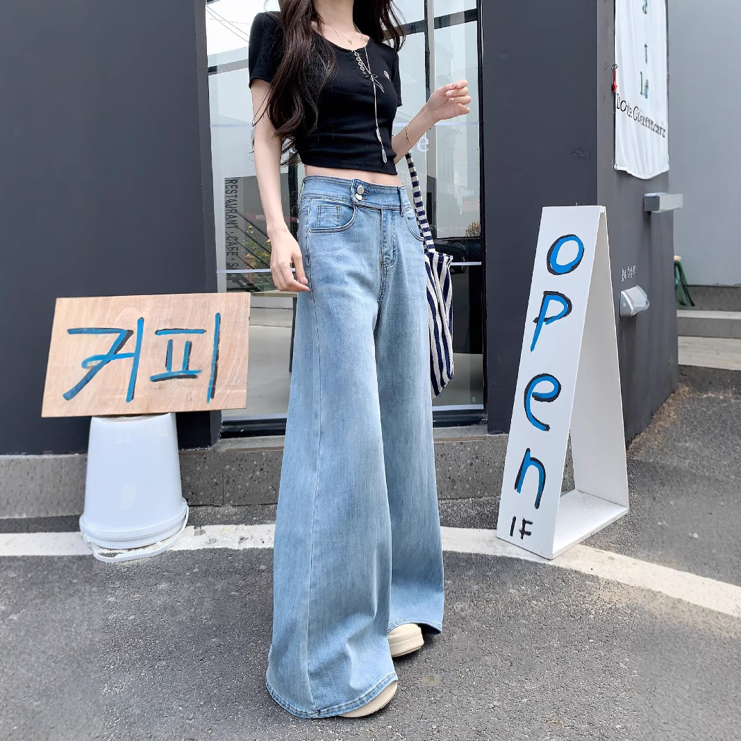 Real-life photo of spring and summer loose and slightly flared elastic jeans for women with high waist wide-leg pants