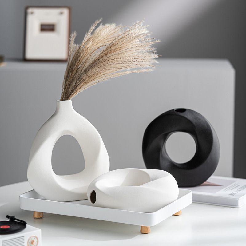 Triangular coil ceramic high-end vase simple modern matte flower ware B&B home decoration - Image 8