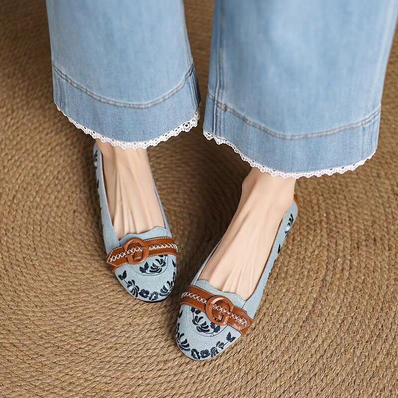 Soft leather version ~Embroidered retro round toe light mouth single shoes for women color combination simple casual embroidery low heel shoes - Image 2