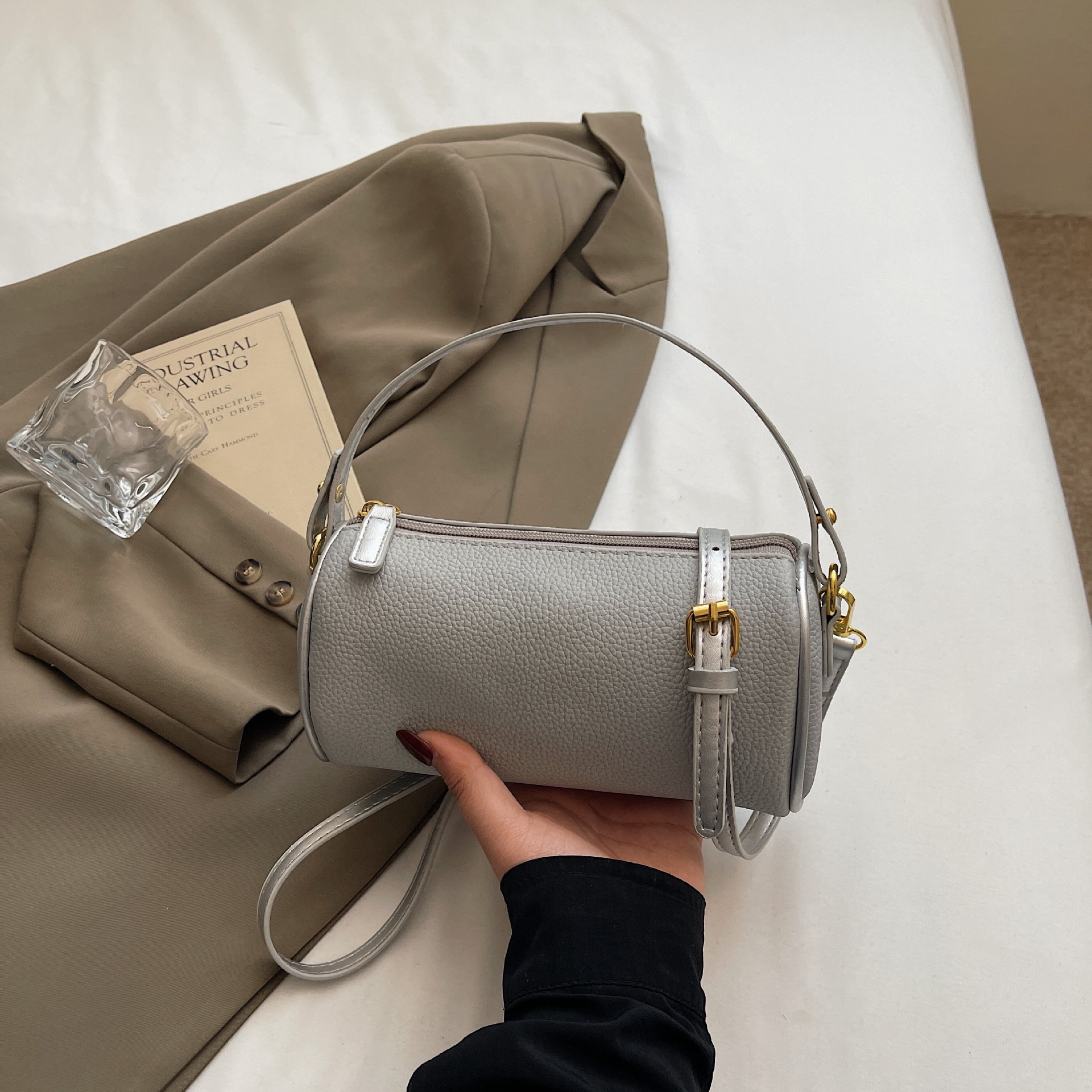 Fashionable small shoulder bag niche design simple texture versatile commuter one-shoulder crossbody bag - Image 8