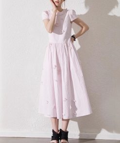 "Chat Yu Shan Cherry" age-reducing three-dimensional flower round neck black ears with micro-puff sleeve dress