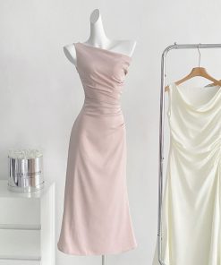 From a moment Beverly's beautiful wife swinging neckline and off-shoulder dress French temperament women's three-color waist-closing fish tail skirt