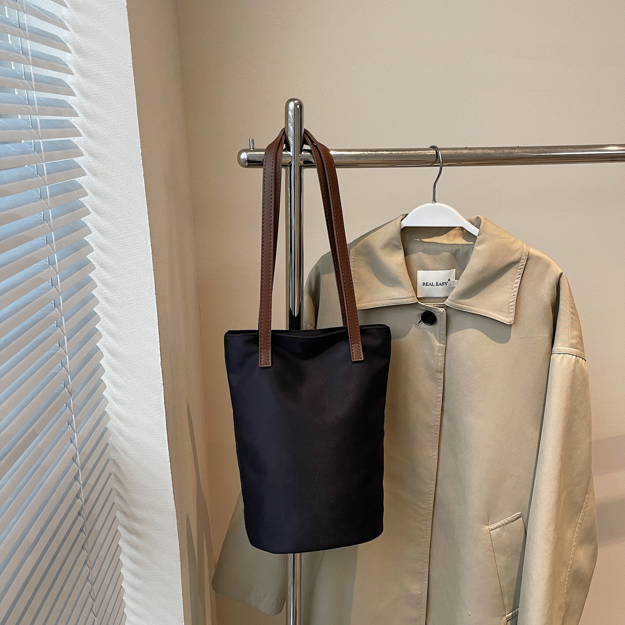 Work commuting large capacity tote bag for women in spring and summer retro high-end fashion casual shoulder bag - Image 12