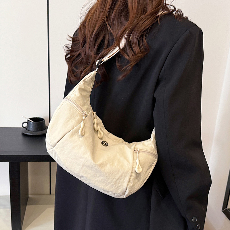 Water-resistant commuting small backpack fashionable and trendy versatile crossbody bag lightweight large capacity dumpling bag - Image 4