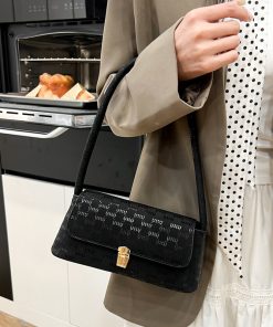 Fashionable retro solid color small square bag for women in spring fashion light luxury versatile commuter shoulder bag