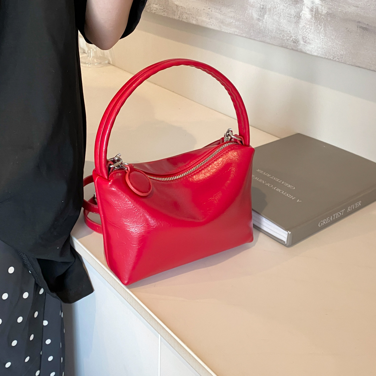 Small handbags for women, fashionable simple crossbody bags, niche and versatile commuter underarm bags - Image 12