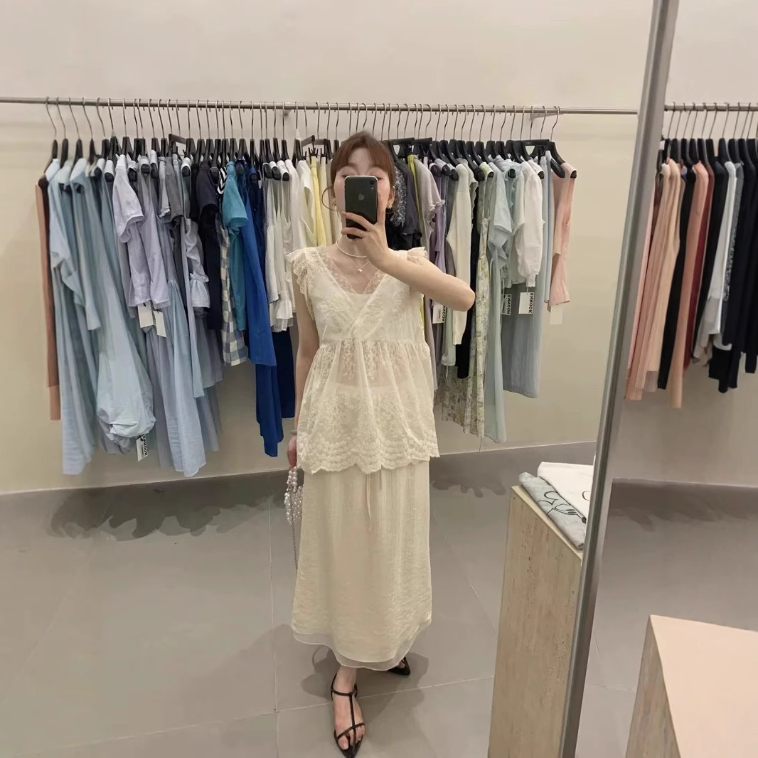 Summer women's French collar sexy lace sling vest loose slim top - Image 3