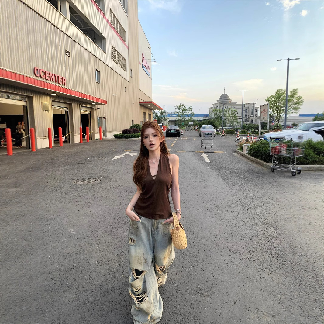 Real shot of halter neck and neck strap top for women heavy industry ink splashing old retro ripped jeans floor trousers - Image 3