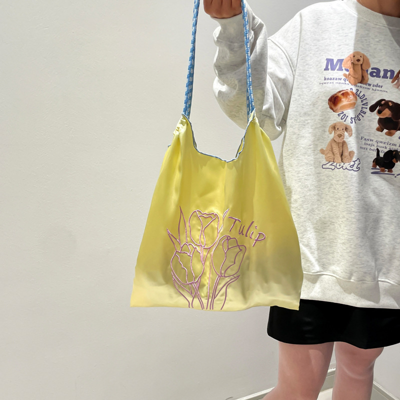 Premium Dopamine Satin Drawstring Tote Bag Cream Tulip Embroidered Commuter Shoulder Bag - Image 3