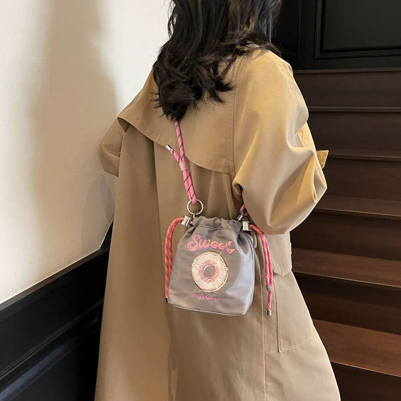 Heavy industry embroidered cat hand-to-wear nylon cloth bag for women Japanese casual commuting crossbody bag versatile shoulder bag - Image 2