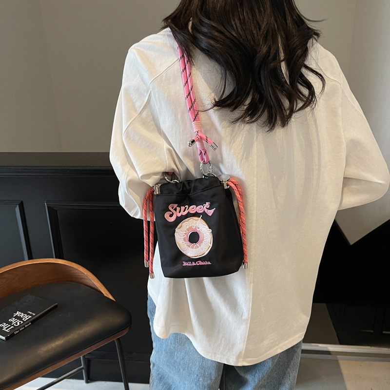 Heavy industry embroidered cat hand-to-wear nylon cloth bag for women Japanese casual commuting crossbody bag versatile shoulder bag - Image 4