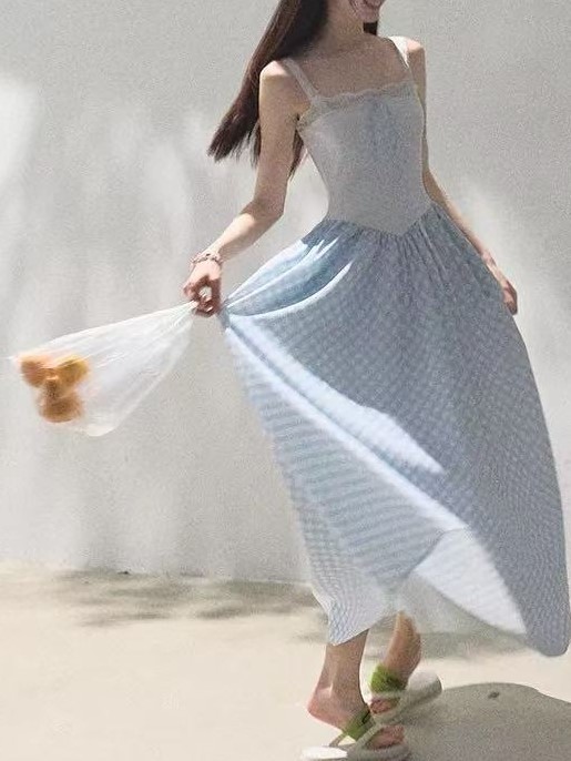 *Flowing authenticity, two-piece slim and slim suspender dress - Image 6