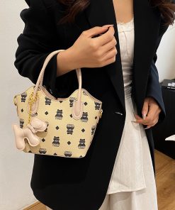 versatile small bag for women fashion and high-end shoulder bag commuter crossbody bucket bag
