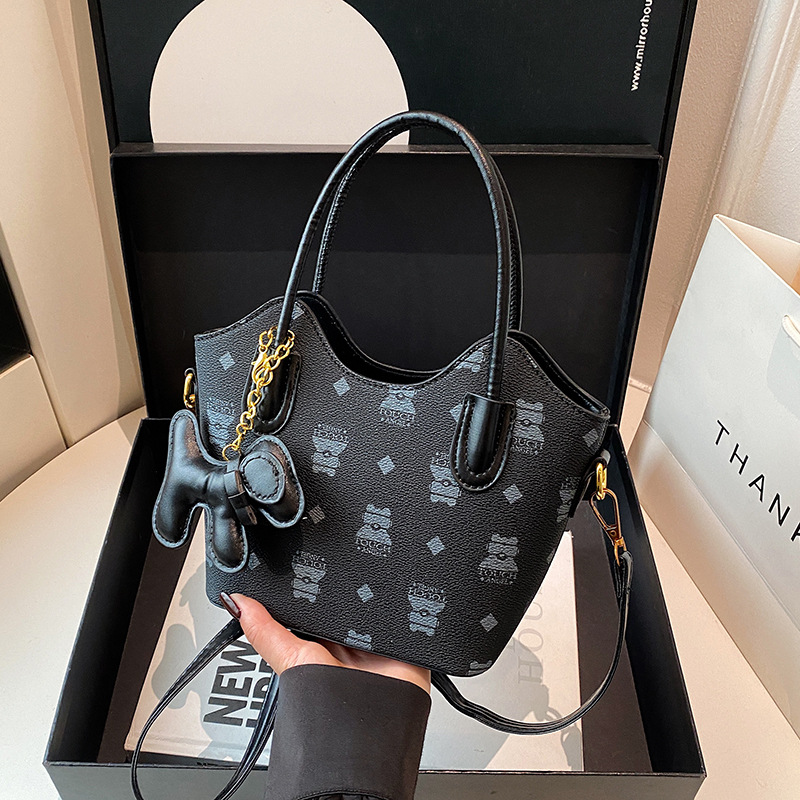 versatile small bag for women fashion and high-end shoulder bag commuter crossbody bucket bag - Image 9