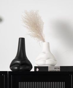 Simple, large lips ceramic ornaments, hydroponic dried flower vase, light luxury high-end decoration