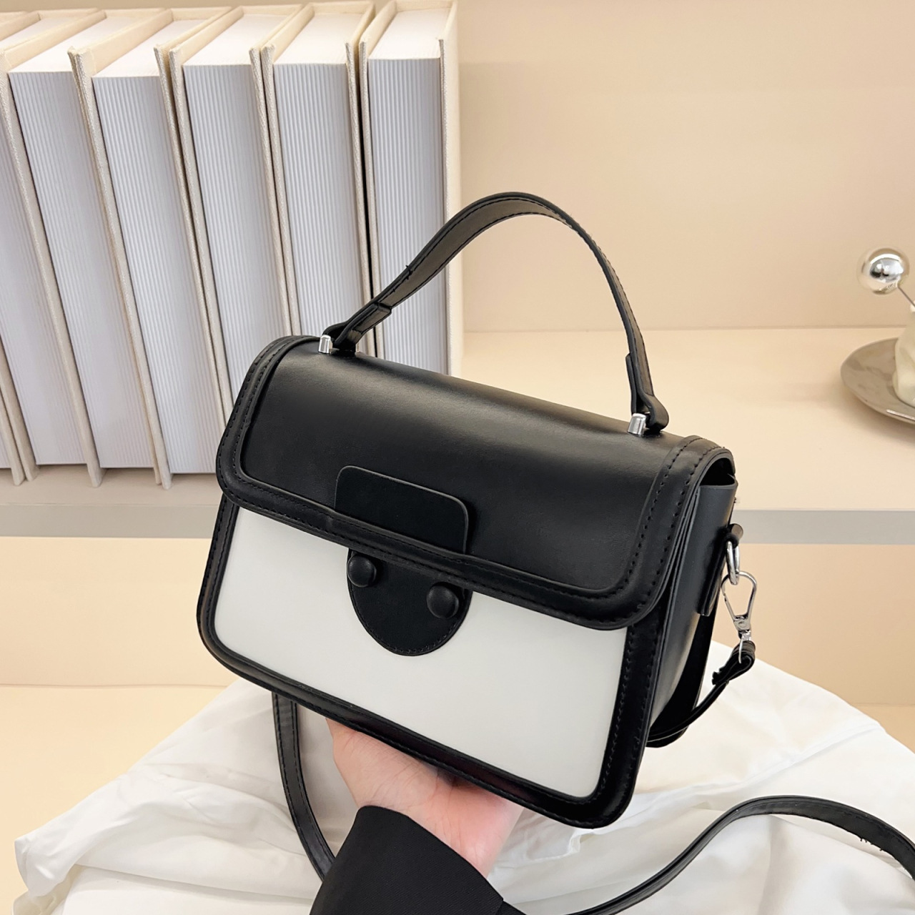 Fashionable and fashionable small square bag for women contrasting colors versatile one-shoulder armpit bag texture retro crossbody bag - Image 15