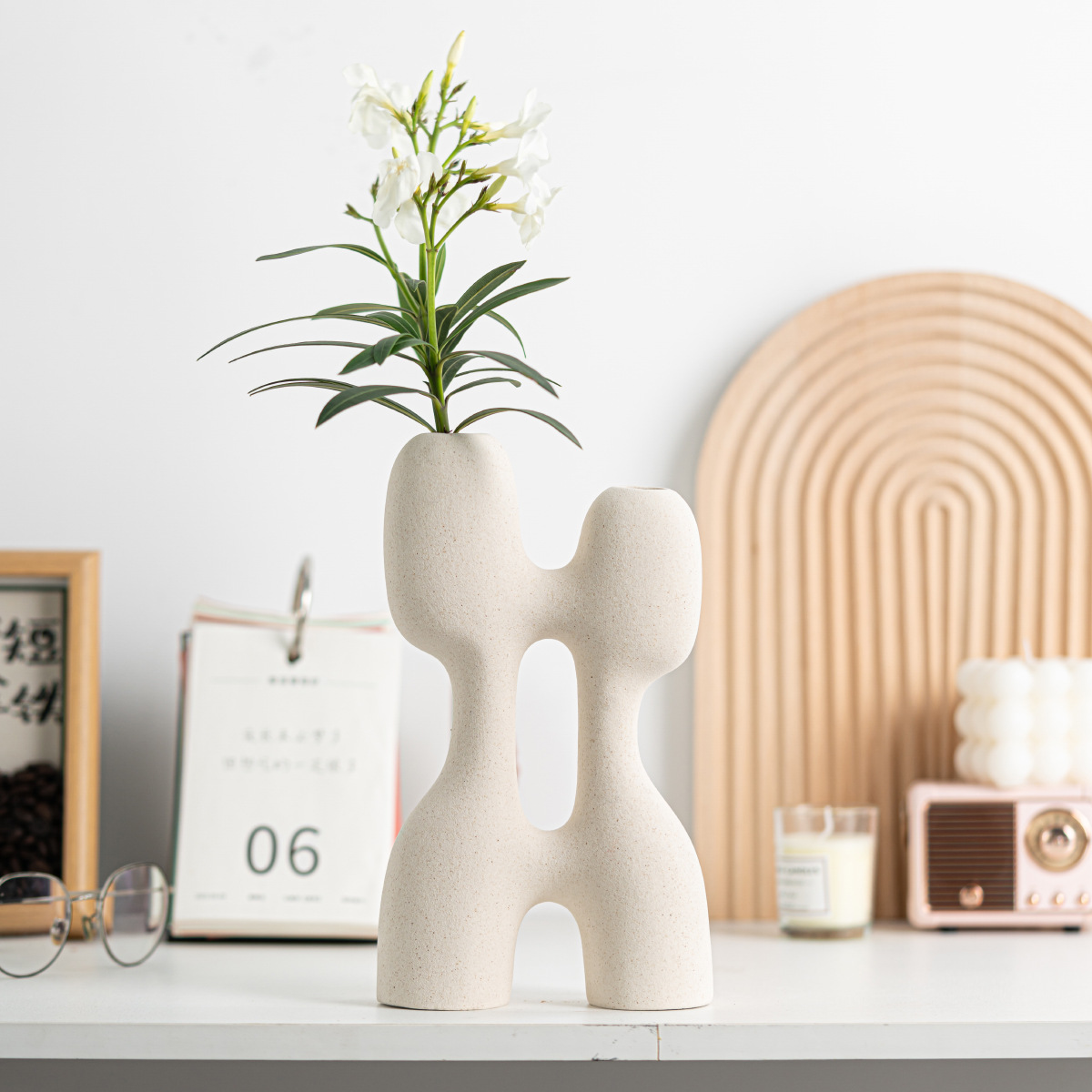 Damon abstract irregular black and white wasabi style ceramic ornaments modern simple design high-end decoration soft decoration - Image 8