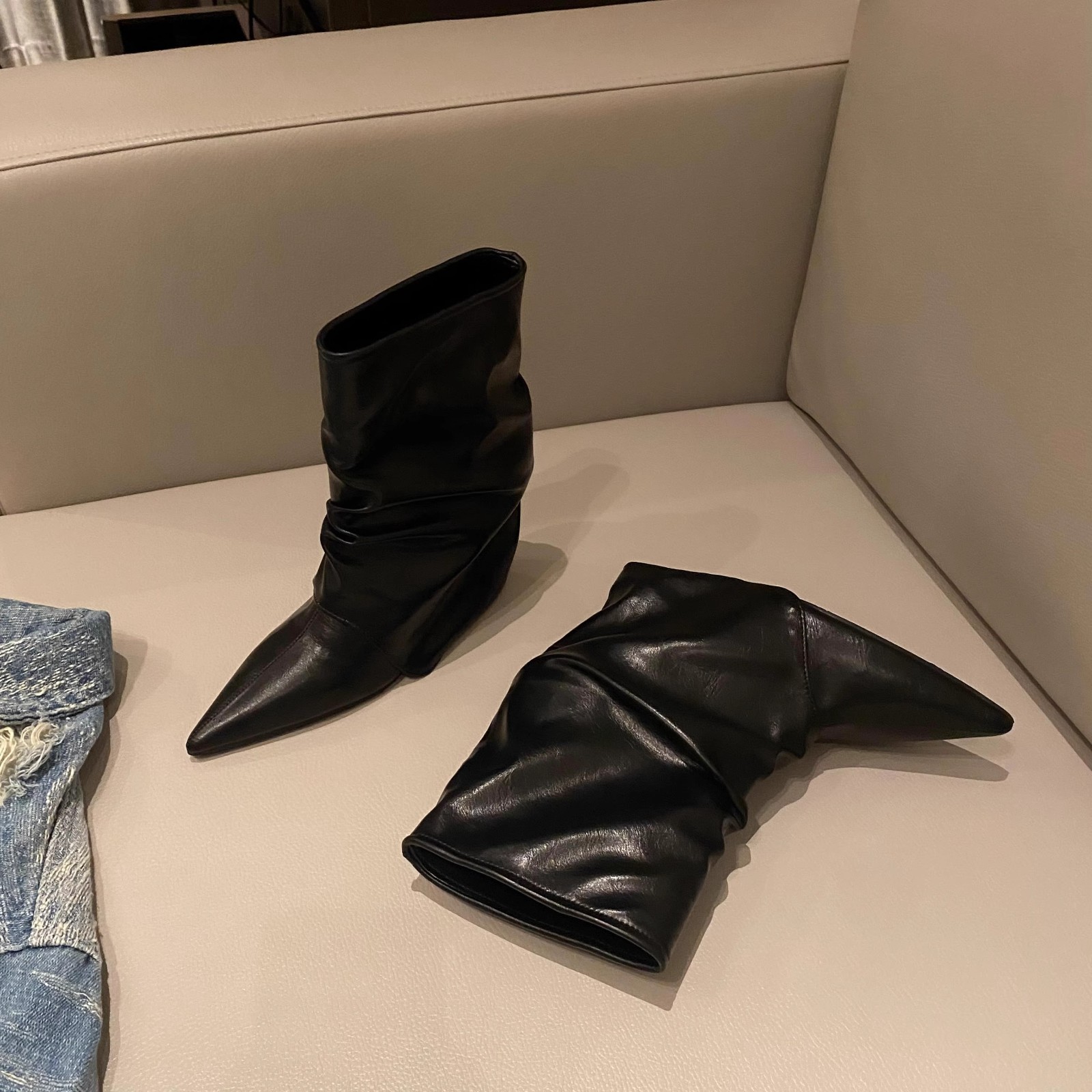 Design-sensual hot girl wedges trouser boots autumn and winter pointed toe single boots mid-heel fashion boots temperament fashionable short boots - Image 3