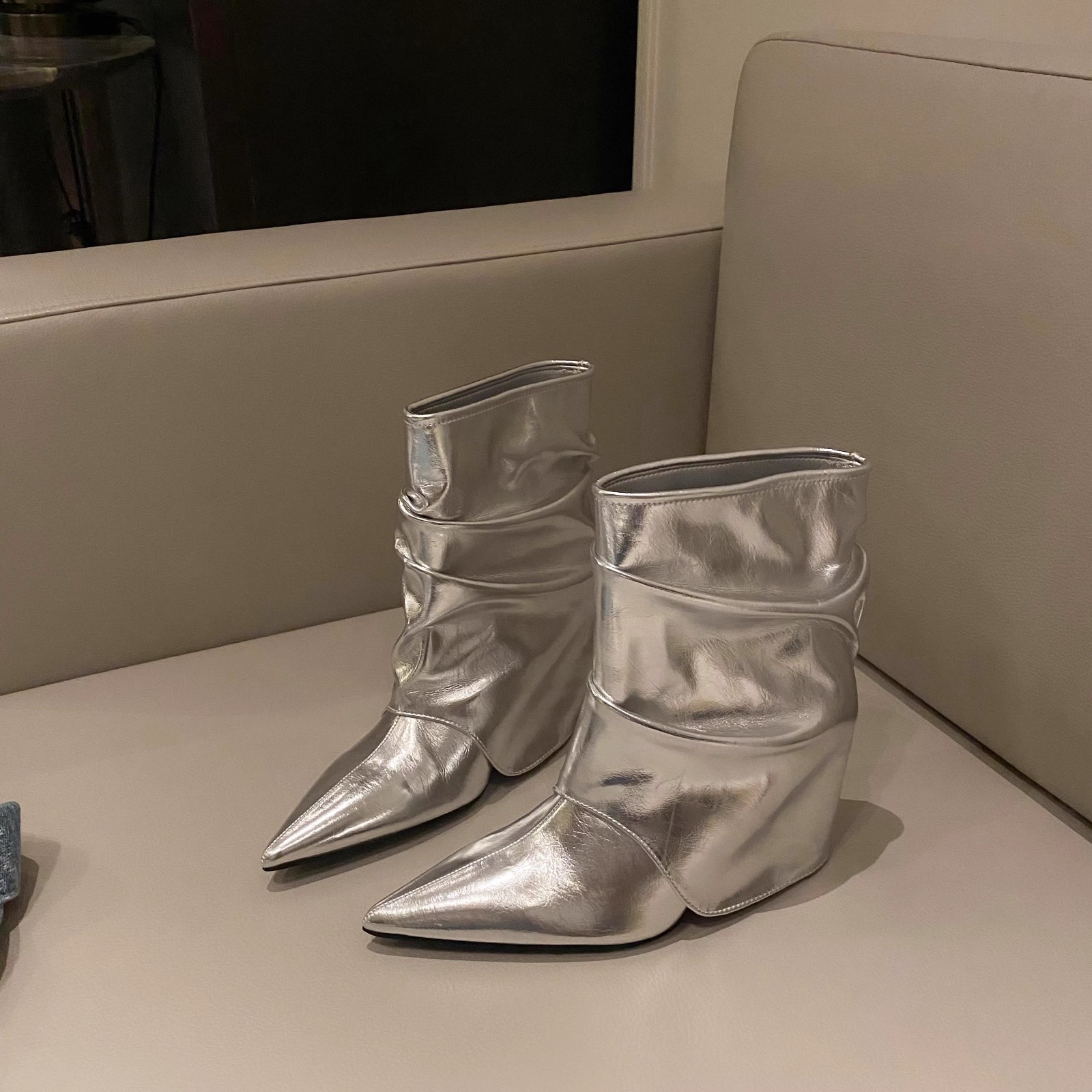 Design-sensual hot girl wedges trouser boots autumn and winter pointed toe single boots mid-heel fashion boots temperament fashionable short boots - Image 6