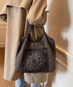 Japanese heavy industry embroidered tote bag one-shoulder handbag shoulder bag versatile commuter retro trendy bag