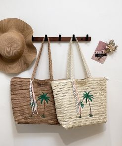 Japanese hand-woven bags, seaside vacation shoulder bags, large capacity tote bags, beach straw woven bags