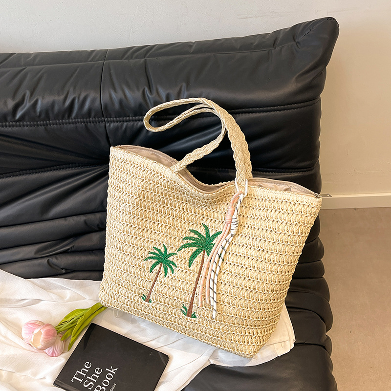 Japanese hand-woven bags, seaside vacation shoulder bags, large capacity tote bags, beach straw woven bags - Image 13