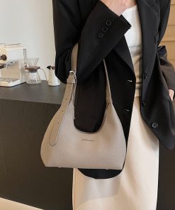 Fashion retro small bag for women in autumn and winter one-shoulder armpit bag high-end fashionable and versatile commuter crossbody bag