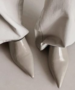 French high-end semi-slippers for women in spring and summer retro muller sandals pointed toe one foot pedal bag-toe slippers outside