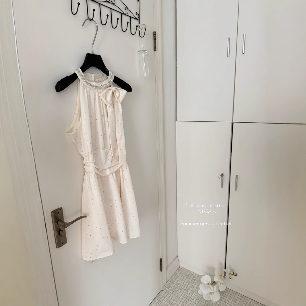 Yizi Xiaolu original women's clothing, daughter pure desire, sleeveless halter neck waist-hugging dress, iron diamond bow dress - Image 4