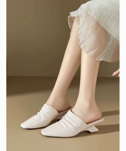 Muller slippers for women with toe half-tugging summer wear fashionable French style sandals for a fashionable