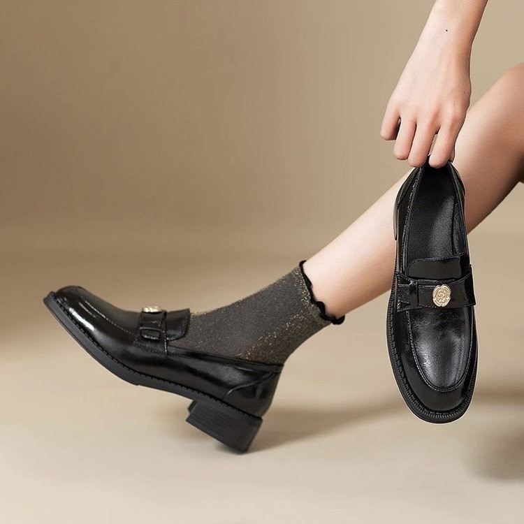 French retro British style thick heel shoes for women with soft leather camellia leather shoes spring and autumn single shoes mid-heel - Image 2