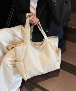 Large capacity bag for women with niche design retro casual and fashionable tote bag business trip commuting shoulder bag