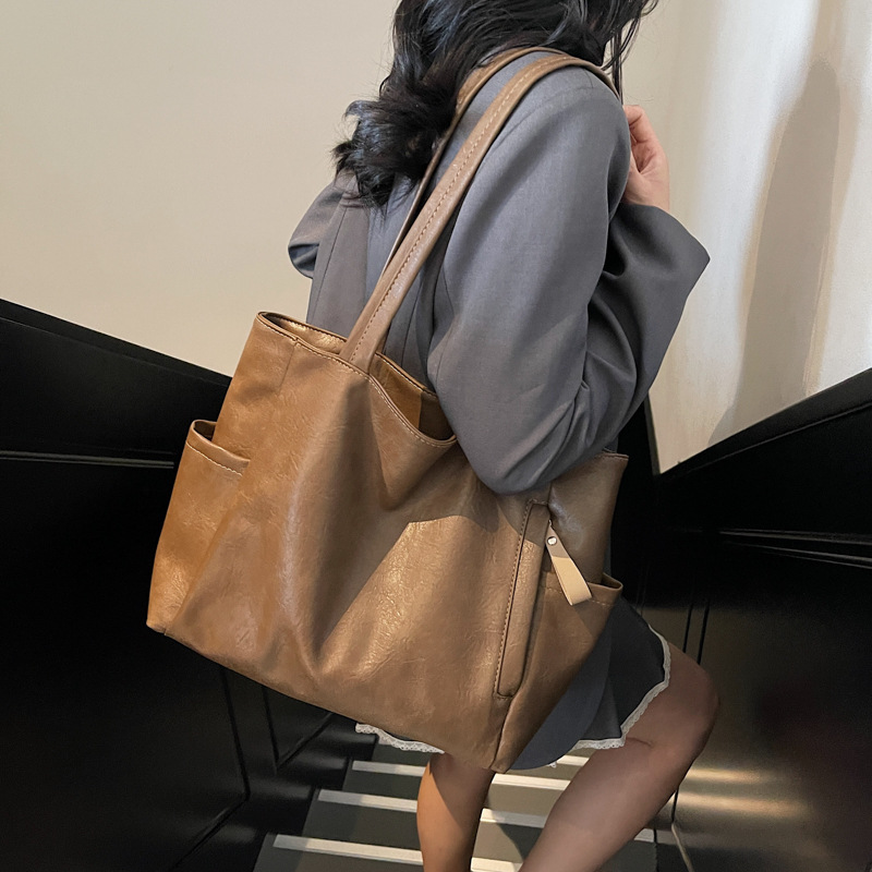 Large capacity bag for women with niche design retro casual and fashionable tote bag business trip commuting shoulder bag - Image 3