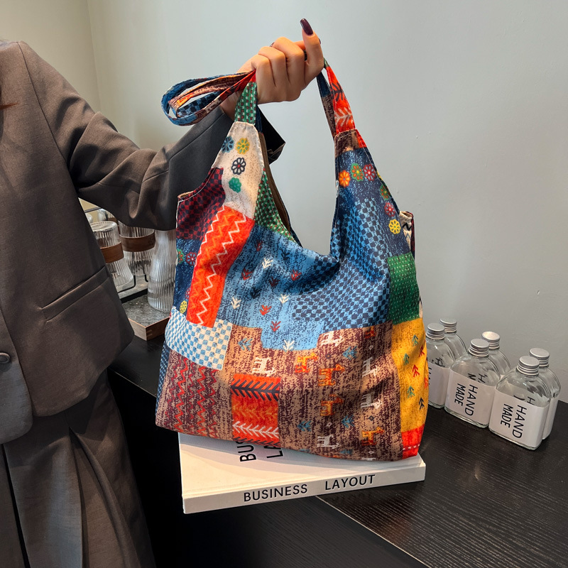 Dopamine large capacity shoulder bag retro ethnic style collage contrast shopping bag niche tote bag women's bag - Image 2