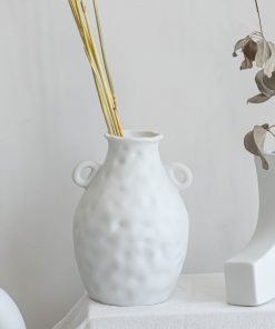 Small daimon Fengsu-fired simple special-shaped ceramic vase flower insert living room ornaments