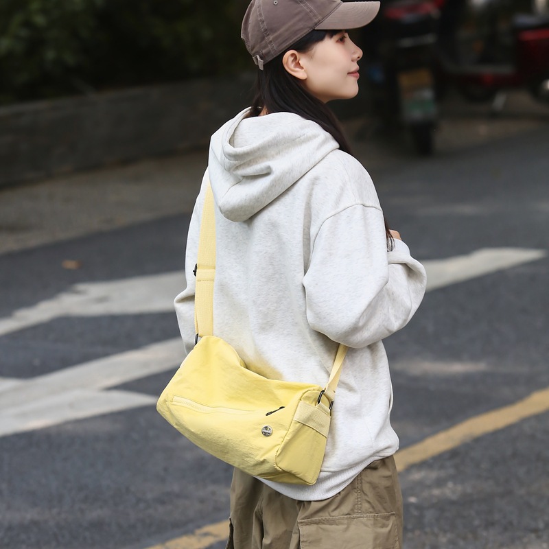 Women's shoulder bag Japanese simple and lightweight sports bag trendy shoulder bag student versatile lazy crossbody bag - Image 3